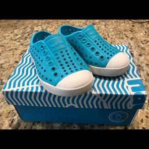 Native Jefferson shoes size toddler 5 (c5)